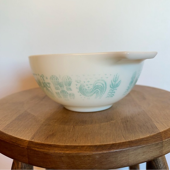 Vintage Pyrex 442 Amish Butterprint Cinderella 1.5 QT White Mixing Bowl Fading - Picture 3 of 16